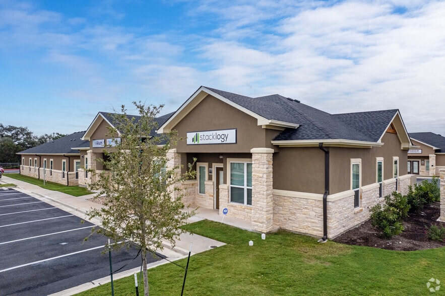 1640 Highland Falls Dr, Leander, TX à louer - Photo principale - Image 1 de 6