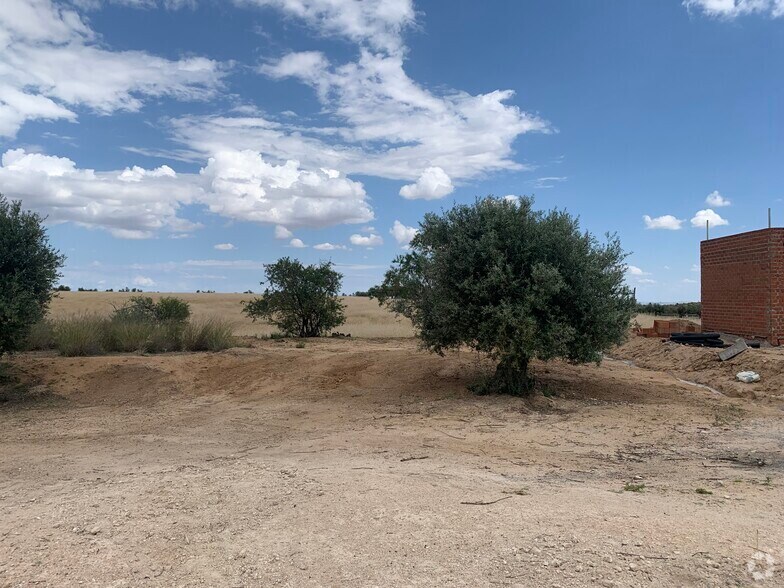 Avenida Aristóteles, s/n, Cobisa, Toledo à vendre - Photo du bâtiment - Image 2 de 4