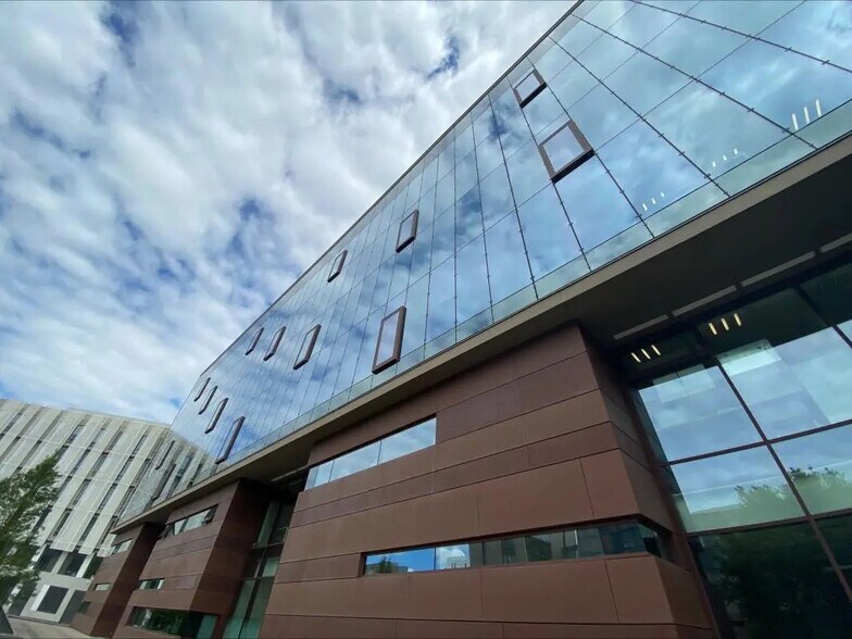 Bureau dans Saint-Jacques-de-la-Lande à louer - Photo du bâtiment - Image 2 de 14