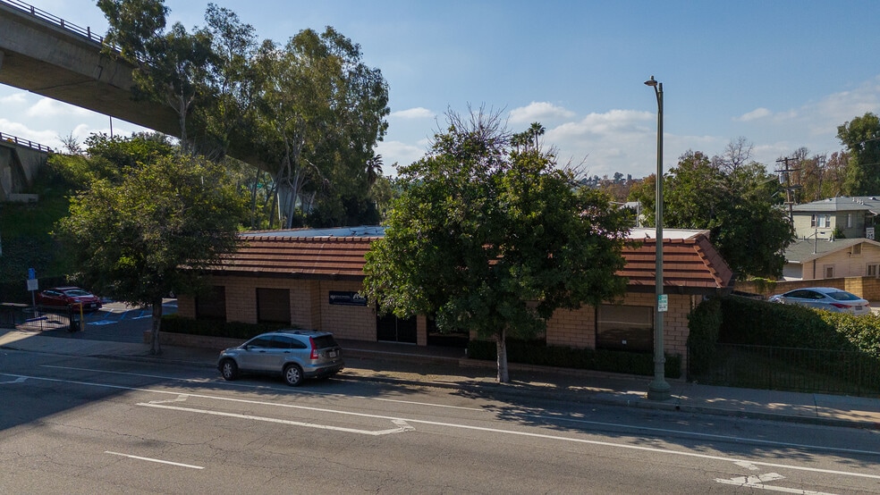 2900 W Broadway, Los Angeles, CA for sale - Building Photo - Image 3 of 19