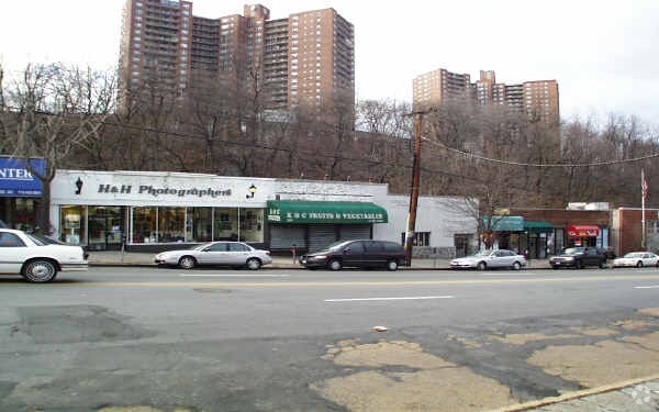 5901-5929 Riverdale Ave, Bronx, NY for lease - Building Photo - Image 2 of 8