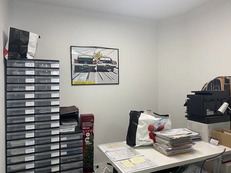 28 Rue Gustave Desplaces, Aix-en-Provence à louer - Photo du bâtiment - Image 2 de 9