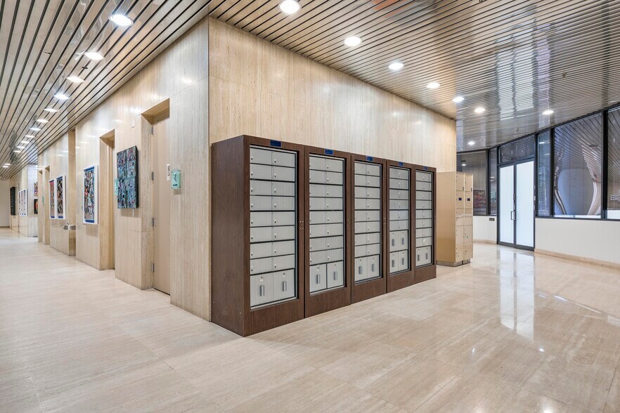 12000 Biscayne Blvd, Miami, FL à louer - Photo intérieure - Image 3 de 32