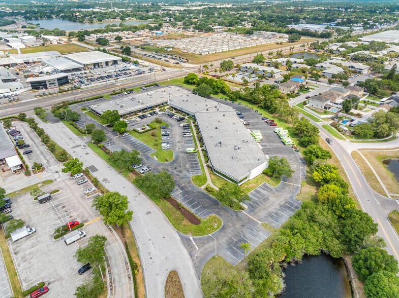 11701 S Belcher Rd, Largo, FL à louer - Photo du bâtiment - Image 2 de 5