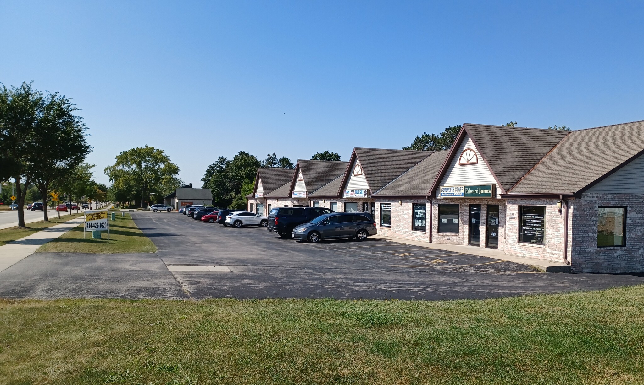 S72W16496-S72W16500 Janesville Rd, Muskego, WI for lease Building Photo- Image 1 of 14