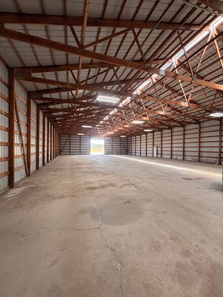 804 SE 30th St, Des Moines, IA for lease - Building Photo - Image 2 of 12