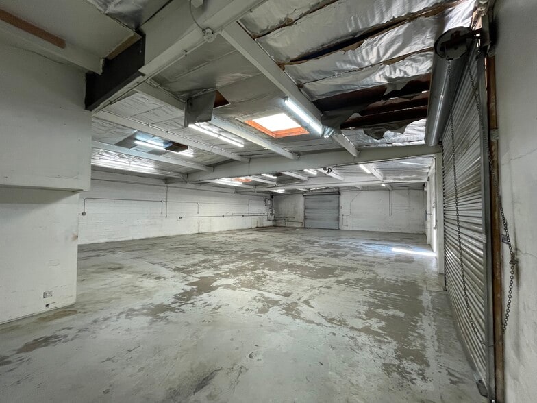 931-945 W Hoover Ave, Orange, CA for sale - Building Photo - Image 3 of 21