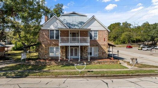 301 NE Barnard St, Glen Rose, TX à vendre Photo du bâtiment- Image 1 de 3