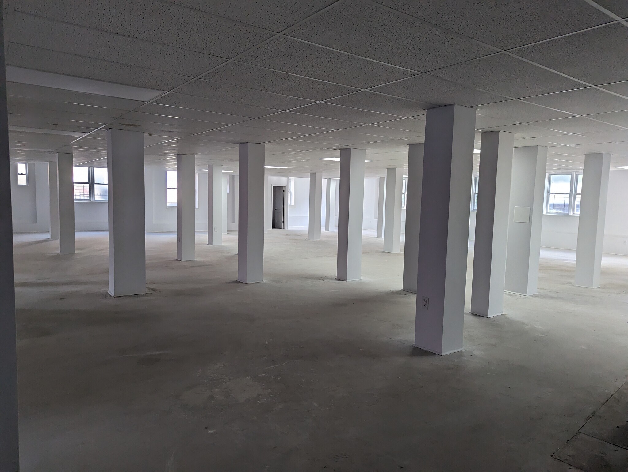 80-15 41st Ave, Elmhurst, NY à louer Photo principale- Image 1 de 8