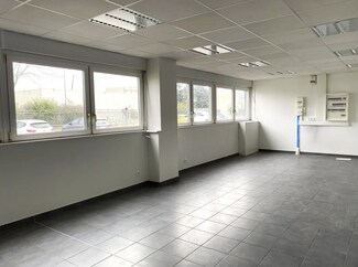 Plus de détails pour Avenue Du Maréchal De Lattre De Tassigny, Meyzieu - Flex à vendre