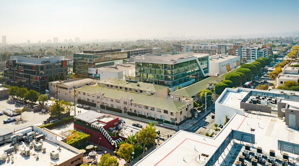 1041 N Formosa Ave, West Hollywood, CA à louer - Photo du bâtiment - Image 1 de 14