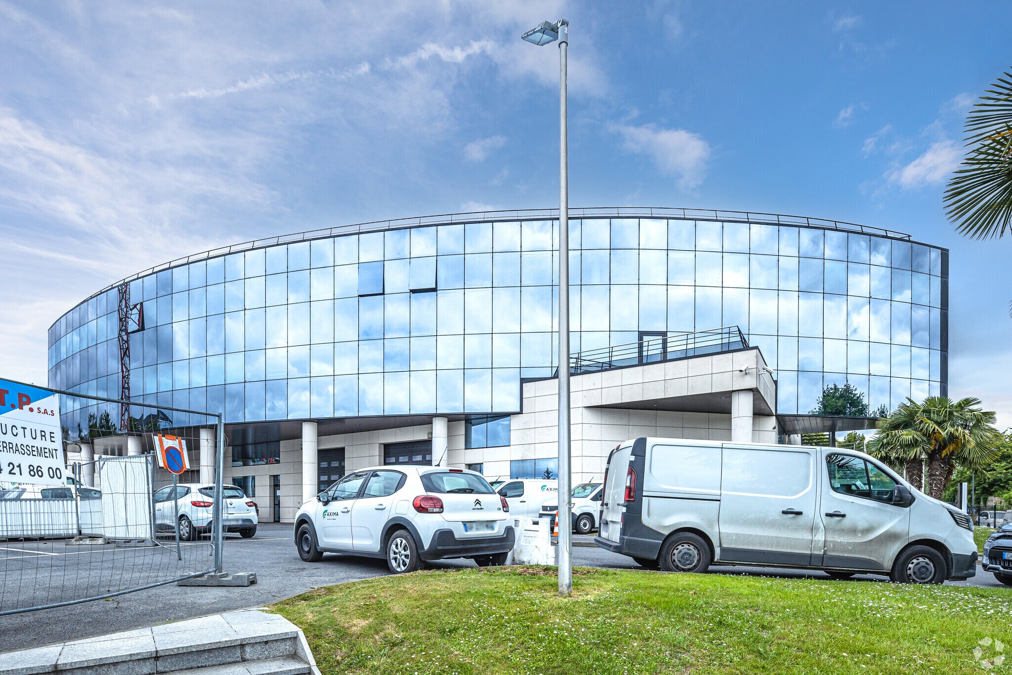 Bureau dans Bry-sur-Marne à louer Photo principale- Image 1 de 4