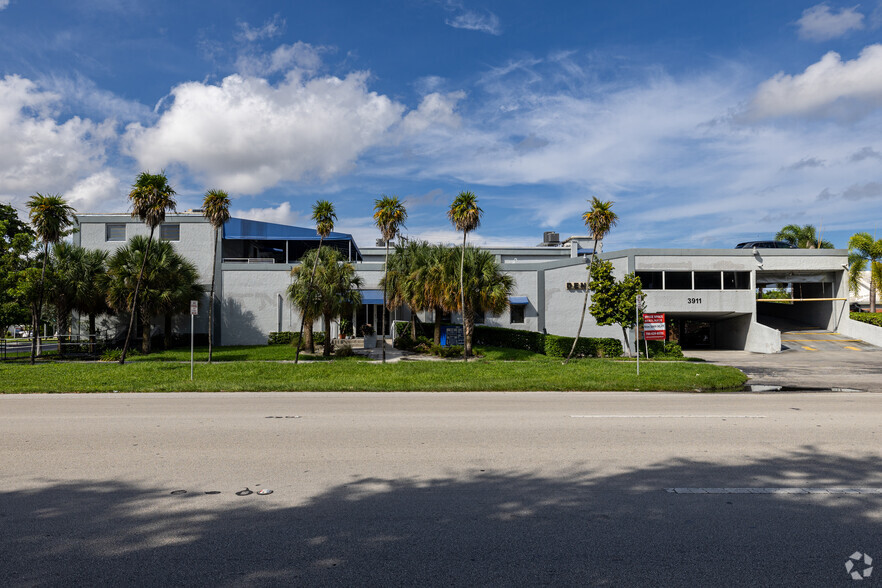 3911 Hollywood Blvd, Hollywood, FL for sale - Primary Photo - Image 1 of 1