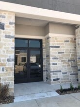 633 E Fernhurst Dr, Katy, TX for lease Building Photo- Image 1 of 11