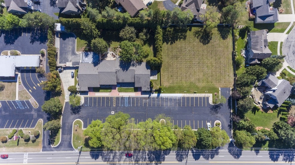 1350 E Lake Lansing Rd, East Lansing, MI for sale - Aerial - Image 3 of 14