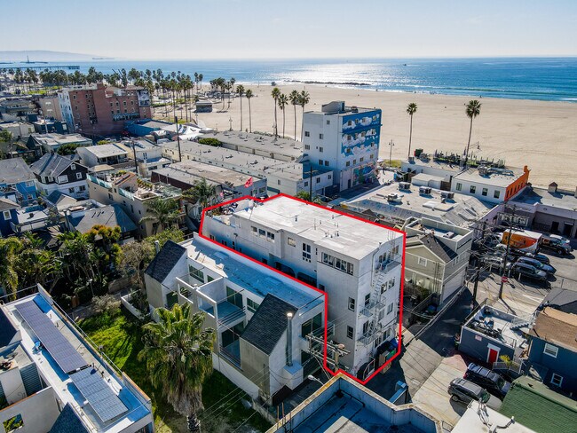 More details for 19 Wavecrest Ave, Venice, CA - Multifamily for Sale