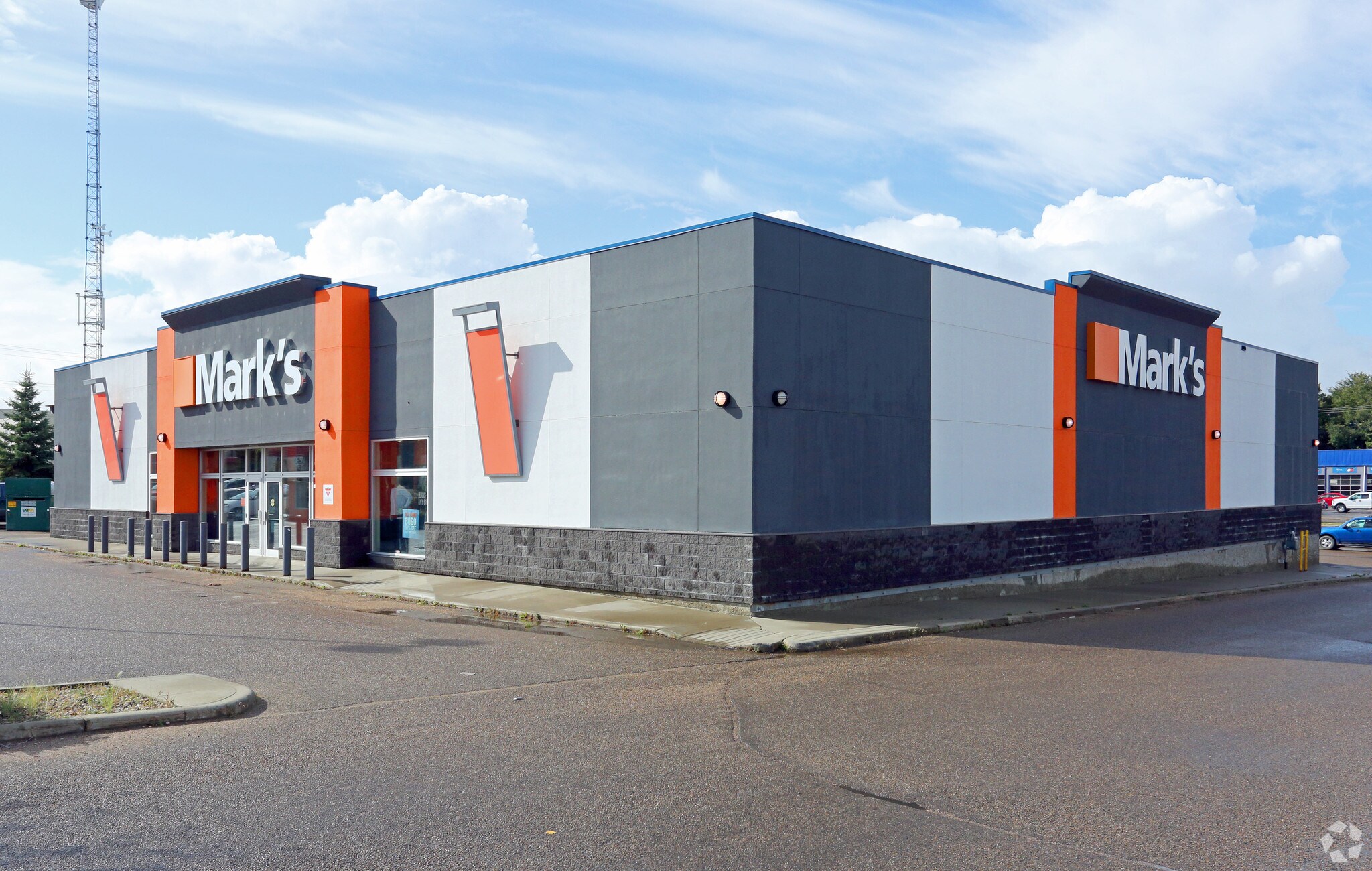 10360 65th Ave NW, Edmonton, AB à vendre Photo principale- Image 1 de 3