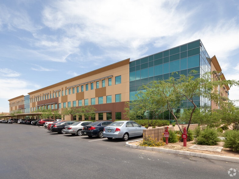 2700 W Frye Rd, Chandler, AZ à louer - Photo du bâtiment - Image 2 de 6