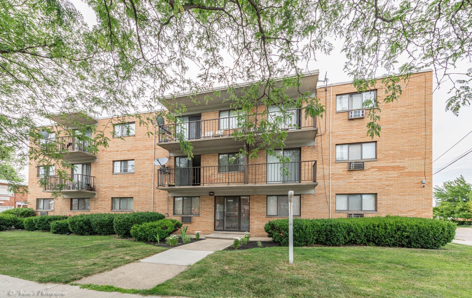 17901 Lake Shore Blvd, Cleveland, OH for sale Building Photo- Image 1 of 1