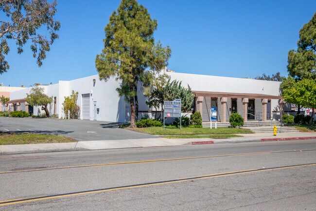 Plus de détails pour 5038-5046 Ruffner St, San Diego, CA - Industriel à louer