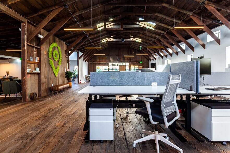 2807 Villa Way, Newport Beach, CA for lease - Building Photo - Image 2 of 36