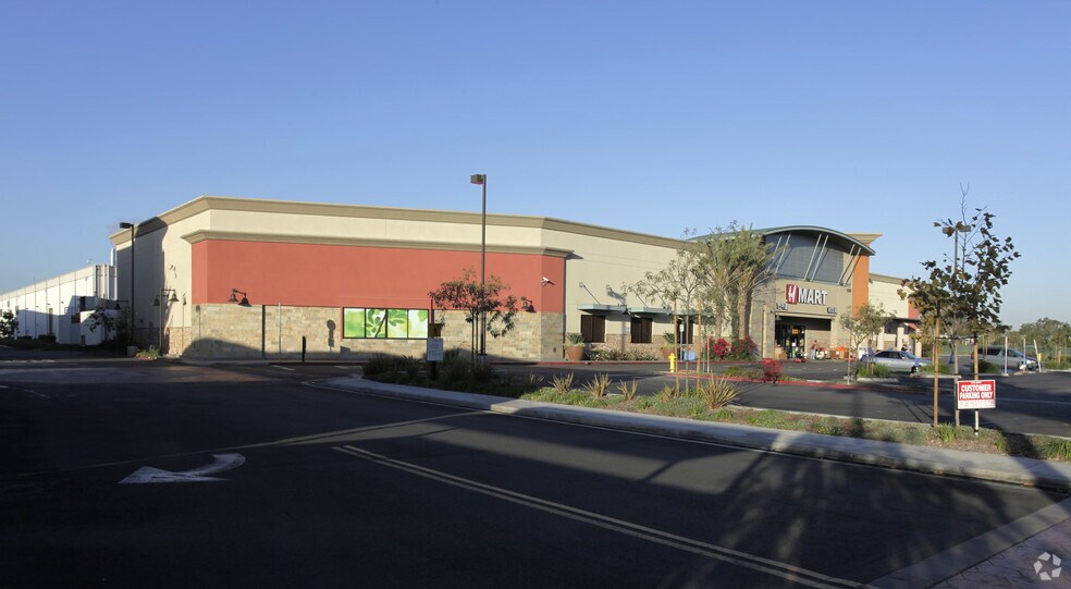 2700 Alton Pky, Irvine, CA à louer - Photo principale - Image 2 de 9