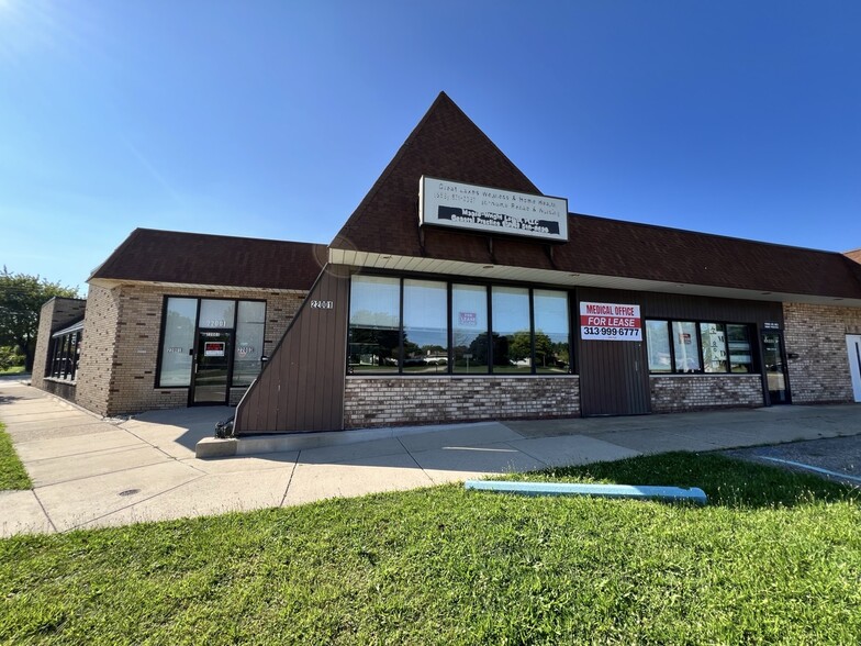 22001-22027 Kelly Rd, Eastpointe, MI for lease - Building Photo - Image 3 of 30