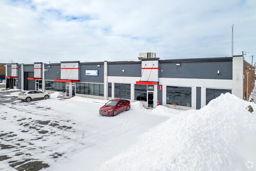 4975-4995 Rue Fisher, Montréal, QC à louer - Photo du bâtiment - Image 2 de 5