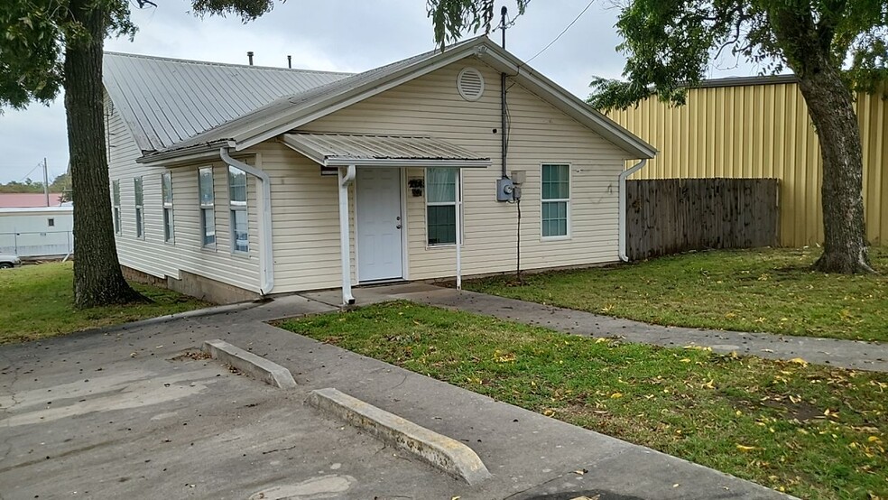 214 N Oklahoma Ave, Shawnee, OK à vendre - Photo du bâtiment - Image 3 de 20