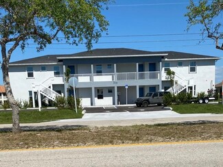 Plus de détails pour 319 Nicholas Pky W, Cape Coral, FL - Multi-résidentiel à vendre