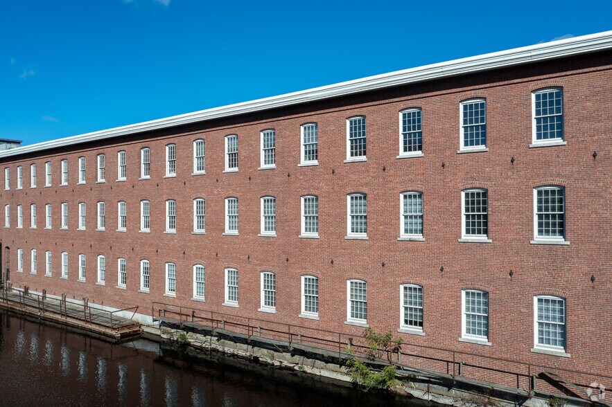 116 John St, Lowell, MA à louer - Photo du bâtiment - Image 2 de 13