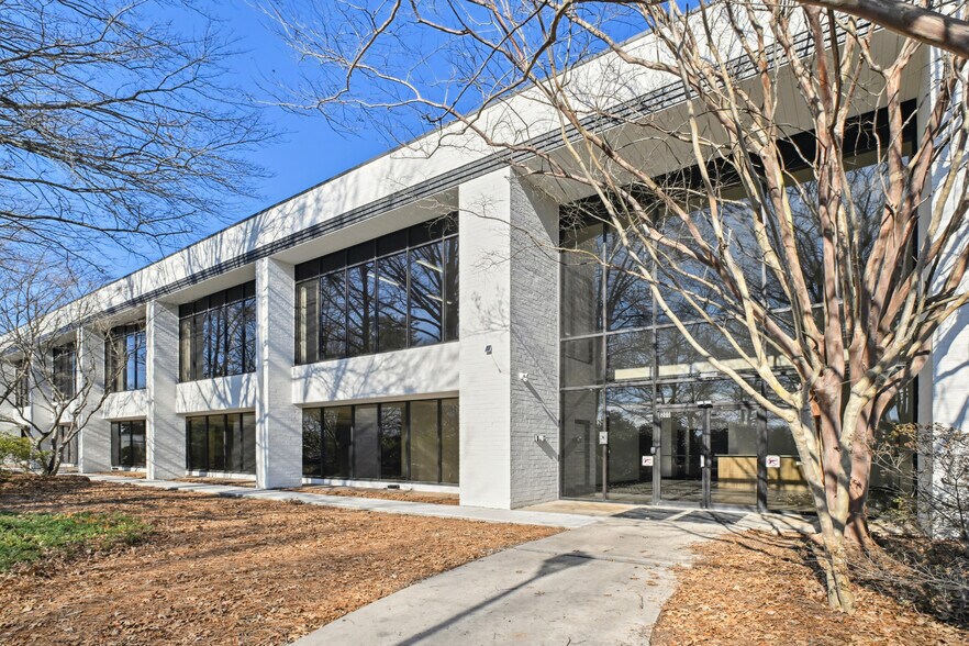 1220 Palmour Dr, Gainesville, GA à louer - Photo du bâtiment - Image 2 de 10