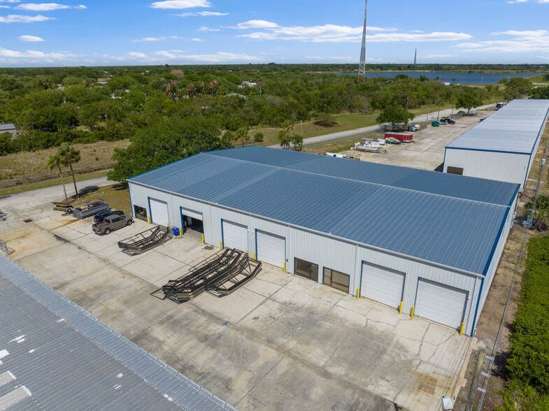 300 Industrial Park Blvd, Sebastian, FL for lease - Building Photo - Image 1 of 12