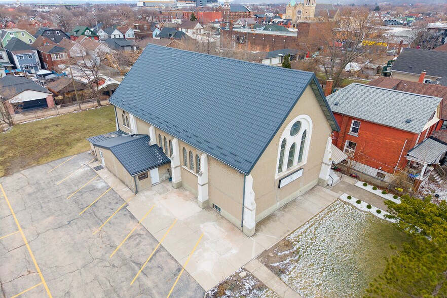 50 Earl St, Hamilton, ON à vendre - Photo du bâtiment - Image 1 de 40