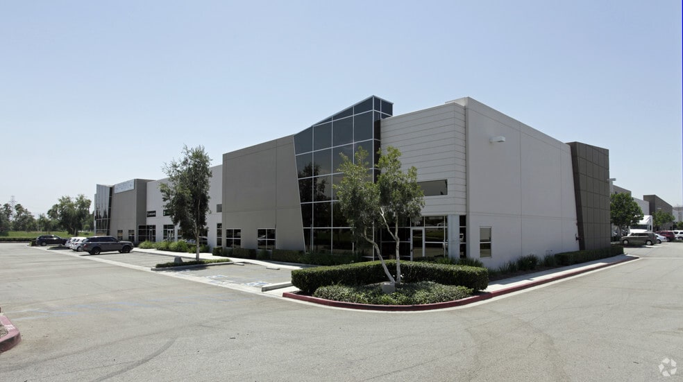1920 S Rochester Ave, Ontario, CA for lease - Building Photo - Image 3 of 9