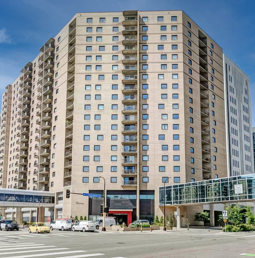 250 2nd Ave S, Minneapolis, MN à vendre Photo du bâtiment- Image 1 de 109