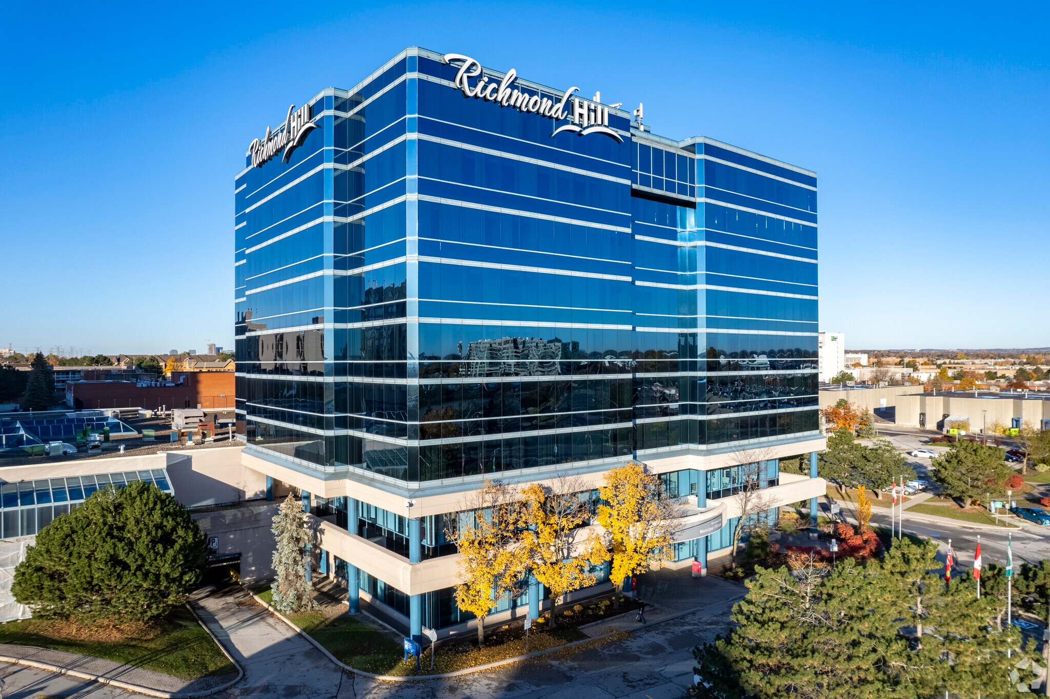 225 E Beaver Creek Rd, Richmond Hill, ON for lease Primary Photo- Image 1 of 6