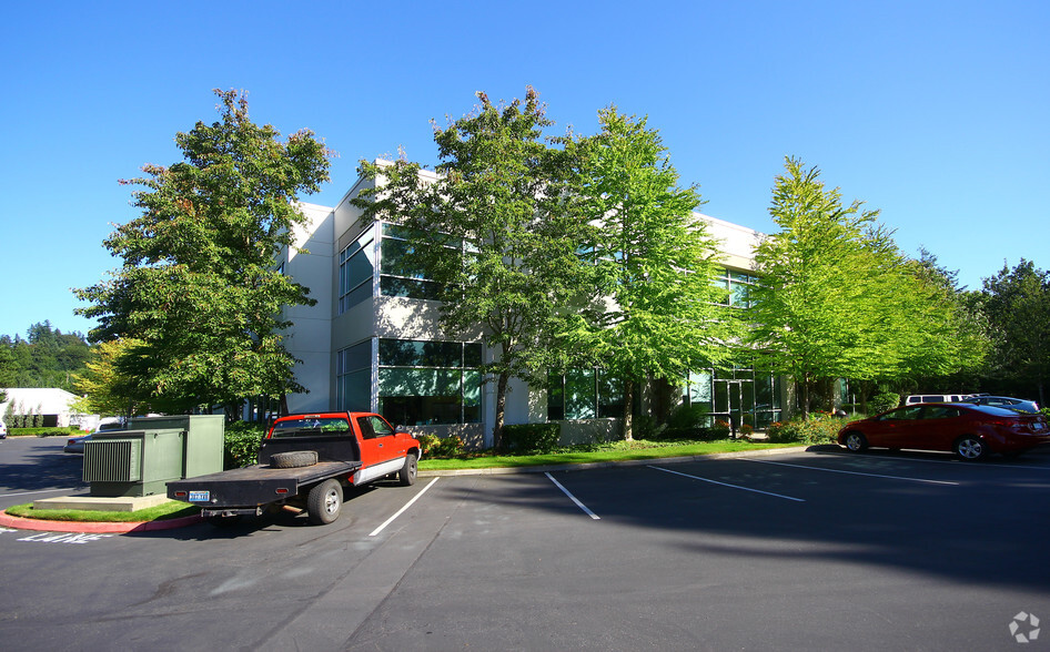 11714 North Creek Pky N, Bothell, WA for lease - Building Photo - Image 3 of 6