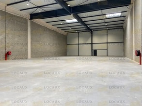 Industrial in Saint-Ouen-l'Aumône for lease Interior Photo- Image 1 of 7