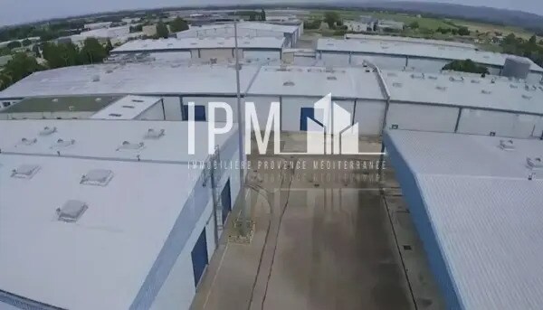 Flex in Tarascon for lease - Building Photo - Image 3 of 4