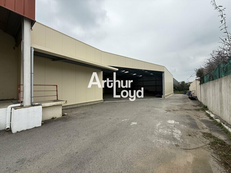 Flex in Puget-sur-Argens for sale - Building Photo - Image 2 of 3