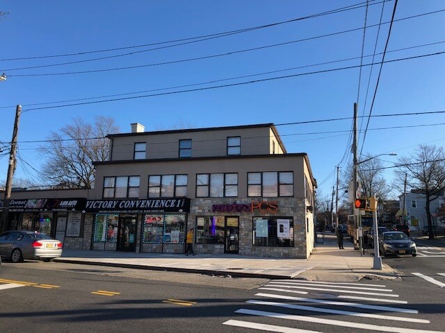 599-607 Manor Rd, Staten Island, NY à louer Photo du bâtiment- Image 1 de 2