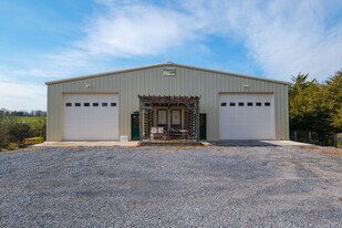 UNIQUE WAREHOUSE AND/OR RETAIL SPACE - Entrepôt