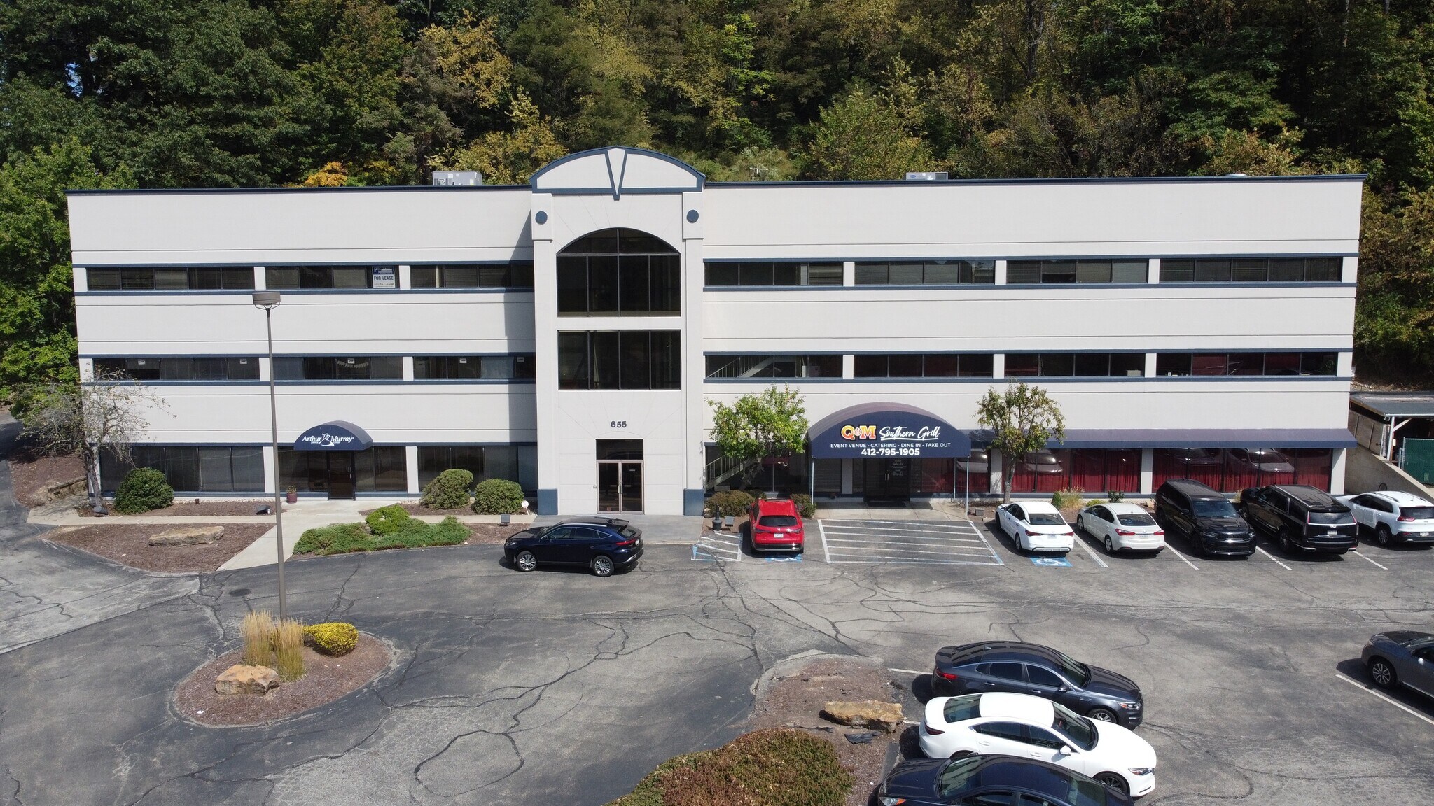 655 Rodi Rd, Pittsburgh, PA à louer Photo du bâtiment- Image 1 de 5