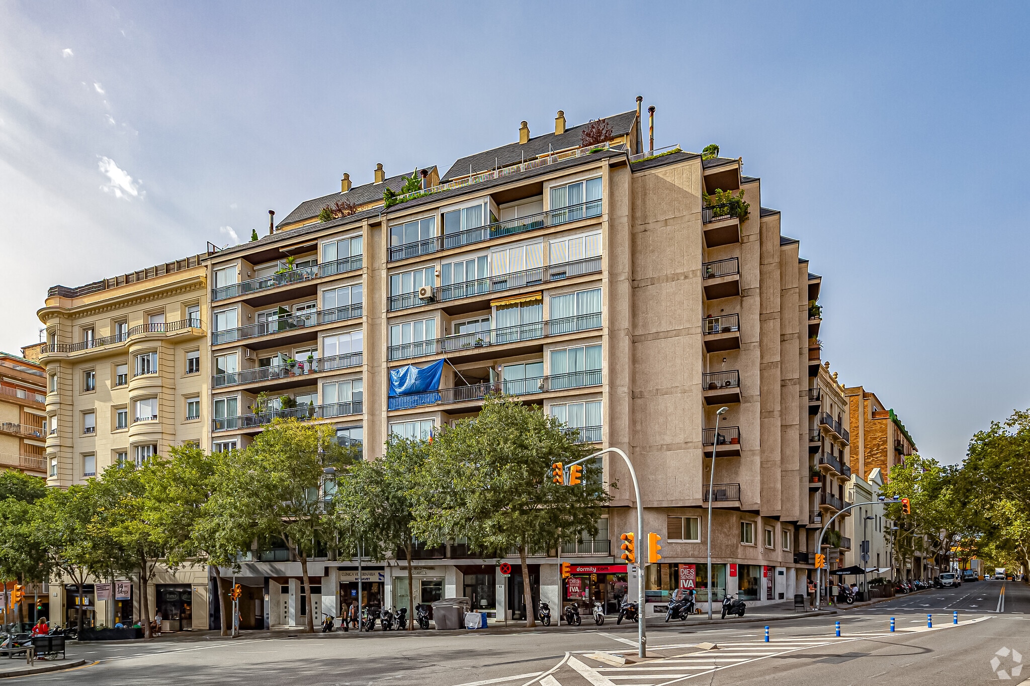 Passeig de la Bonanova, 1, Barcelona, Barcelona for lease Primary Photo- Image 1 of 3