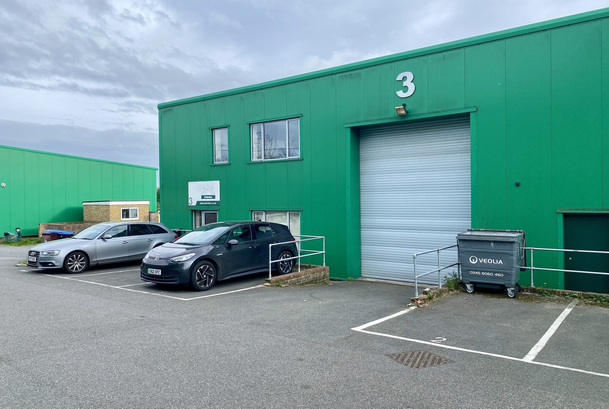 London Rd, Flamstead for lease Building Photo- Image 1 of 4