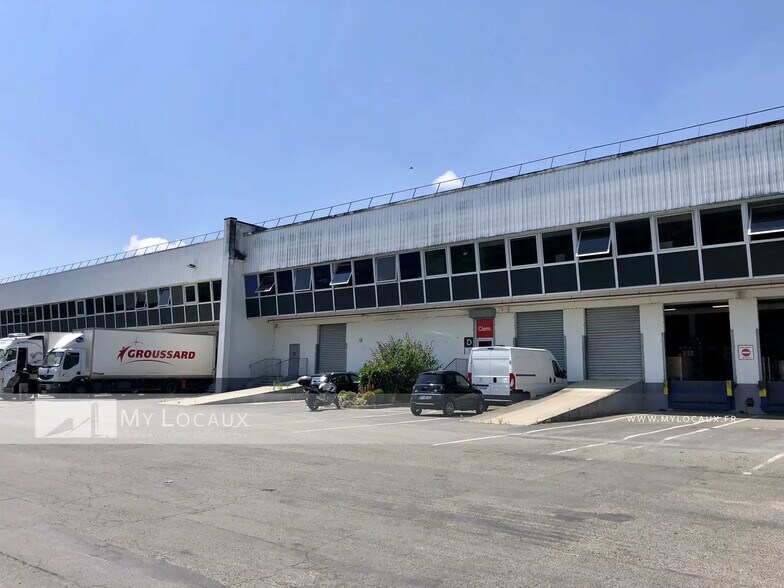 Industriel dans Marly-la-Ville à louer - Photo du bâtiment - Image 1 de 6