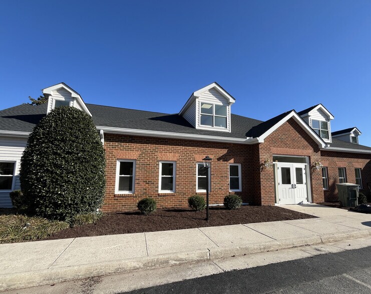 5318 Patterson Ave, Richmond, VA à louer - Photo du bâtiment - Image 2 de 8