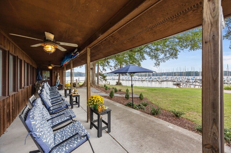 1890 Yacht Club Dr, Denver, NC for sale - Building Photo - Image 3 of 3