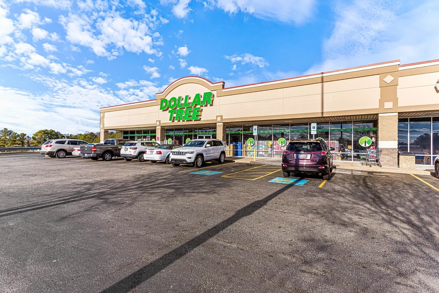 670 Lillington Hwy, Spring Lake, NC for lease - Building Photo - Image 2 of 14